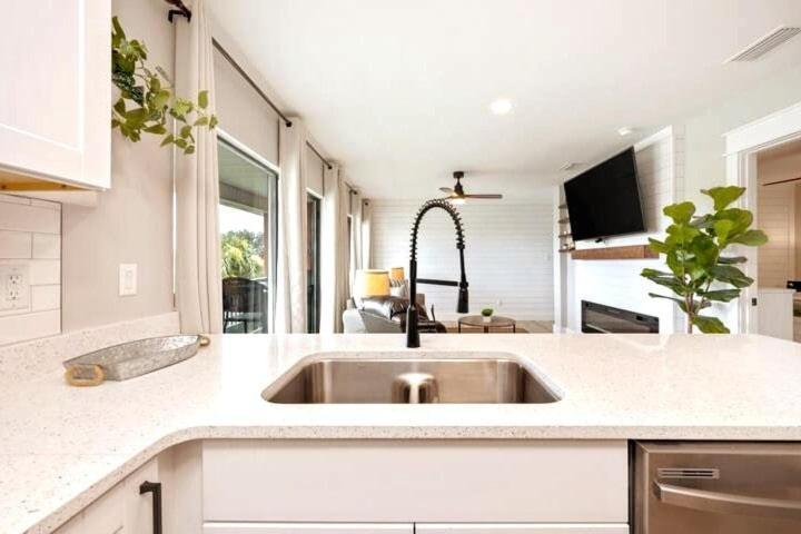 So Fire So Good 3 Comm Pools Lakeview Fireplace Destin Zewnętrze zdjęcie